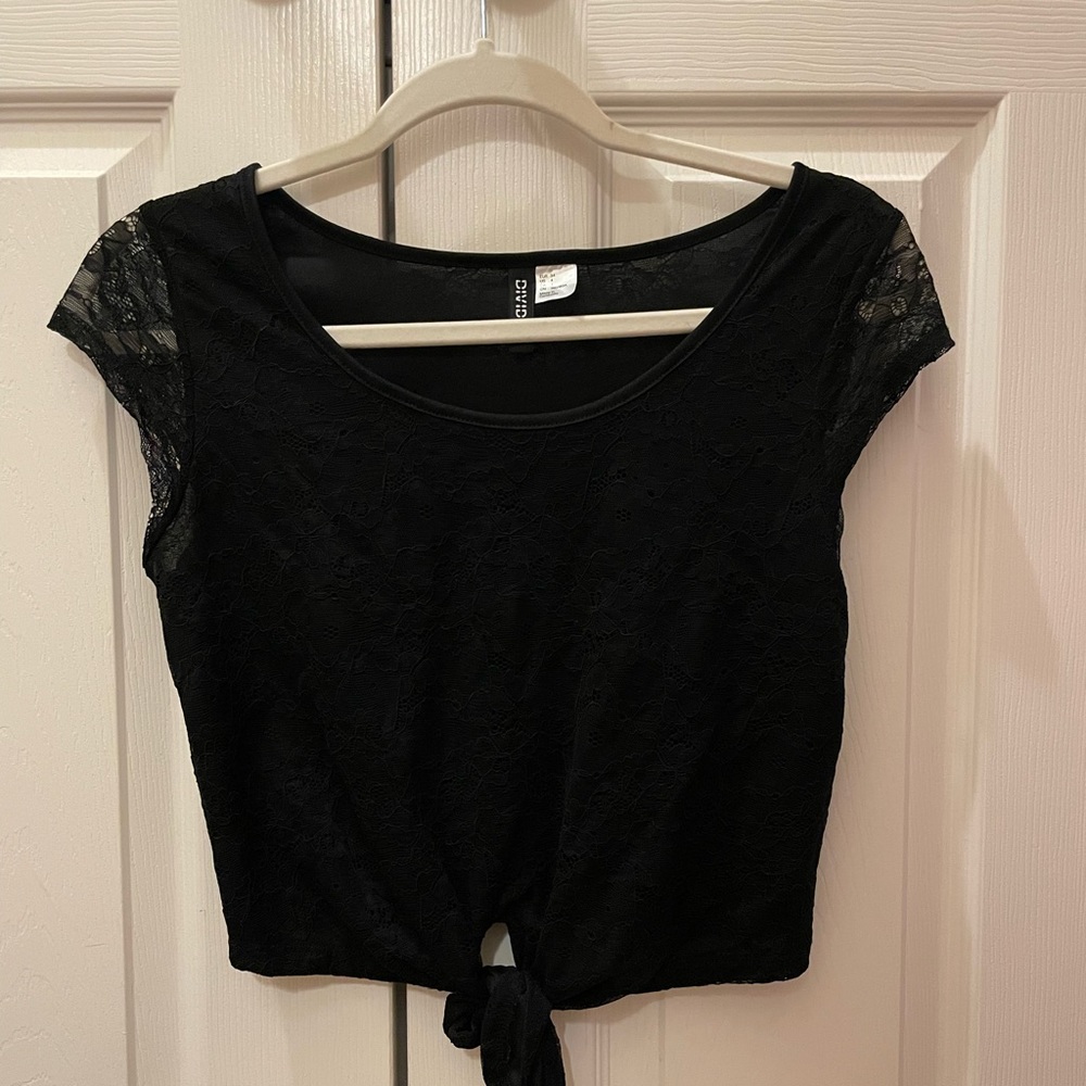 H&M laced black crop top